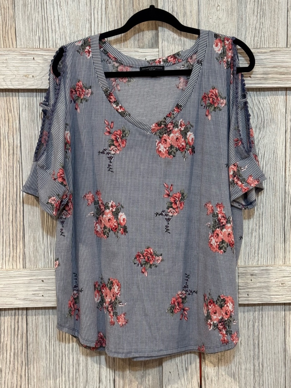 Signature Studio Floral Cold-Shoulder V-Neck Top in Blue and Pink Sz 2X